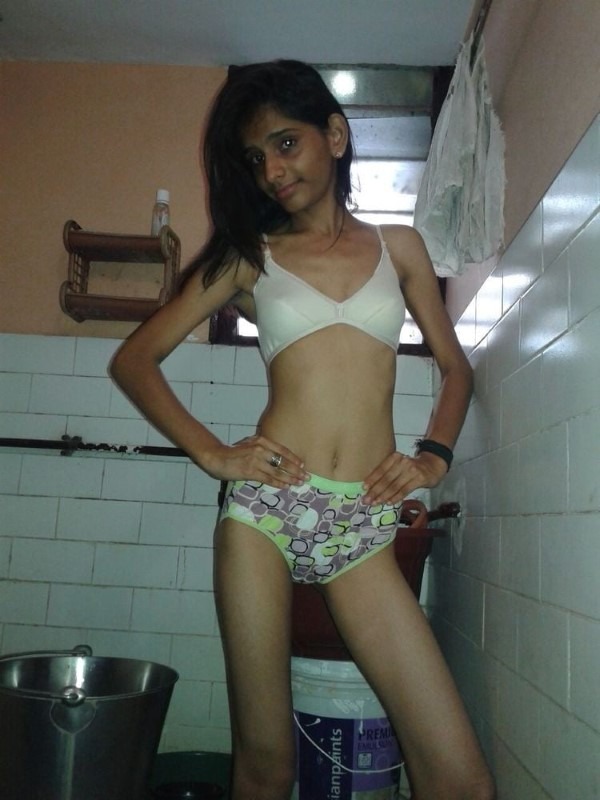 Skinny figured sexy Indian girls pics 17