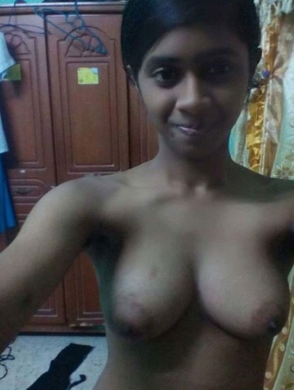 Tempting nude pics of Indian teen girls 2