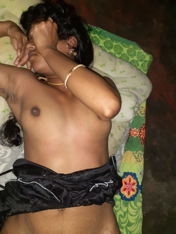 Indian village sluts exposing nude body 2