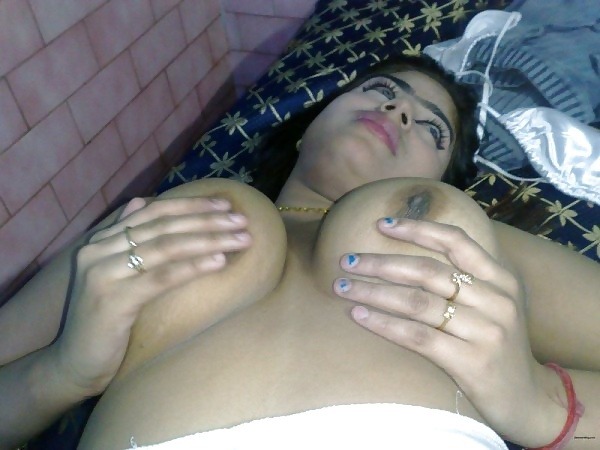 provocative big indian boobs pics - 13