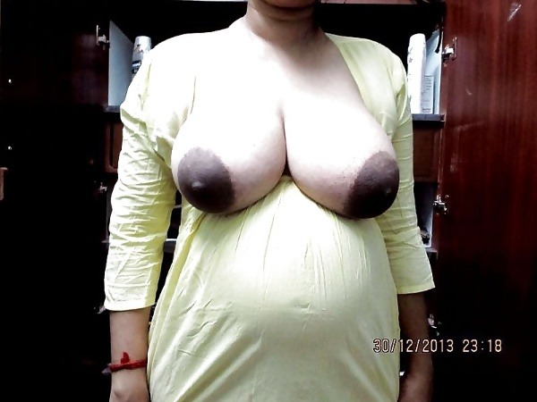 provocative big indian boobs pics - 19