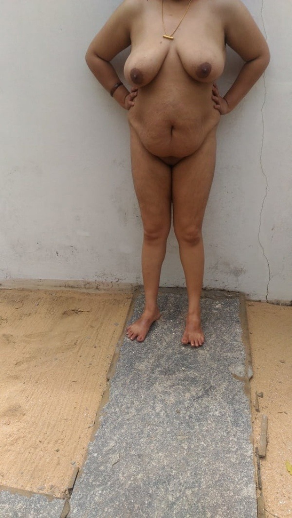 provocative mallu aunty nude pics - 35