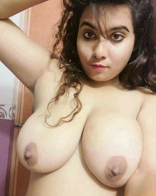 tantalising big Indian boobs pics - 33