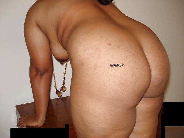 jaw dropping desi nude aunty images tits ass - 14
