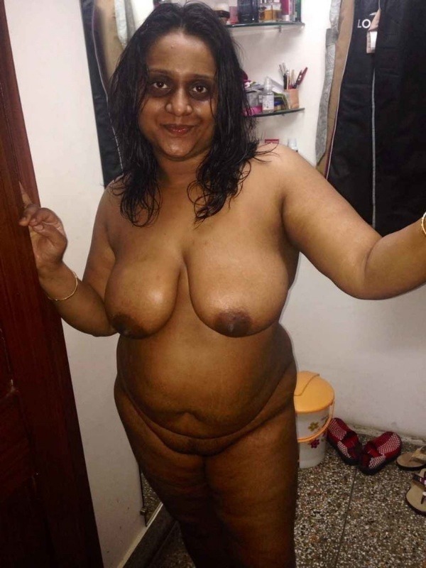 jaw dropping desi nude aunty images tits ass - 46