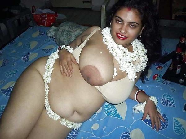 mallu aunty nude sexy big juicy boobs pics - 19