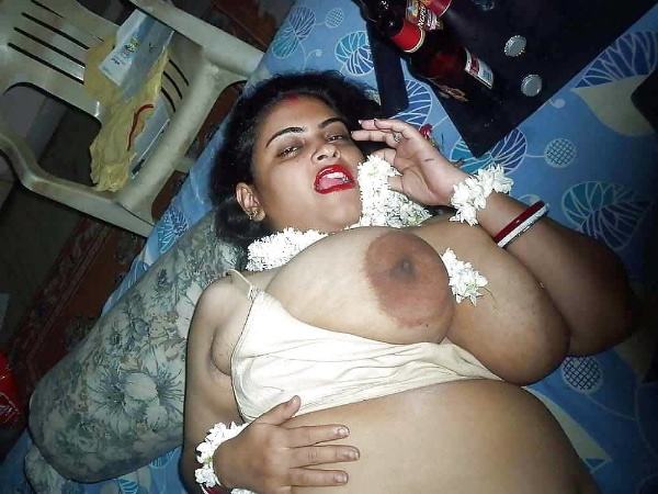mallu aunty nude sexy big juicy boobs pics - 29