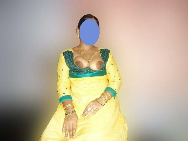 Telugu Anty Sex Photos - 50 Teasing Telugu aunty nude images - Sexy big ass & boobs