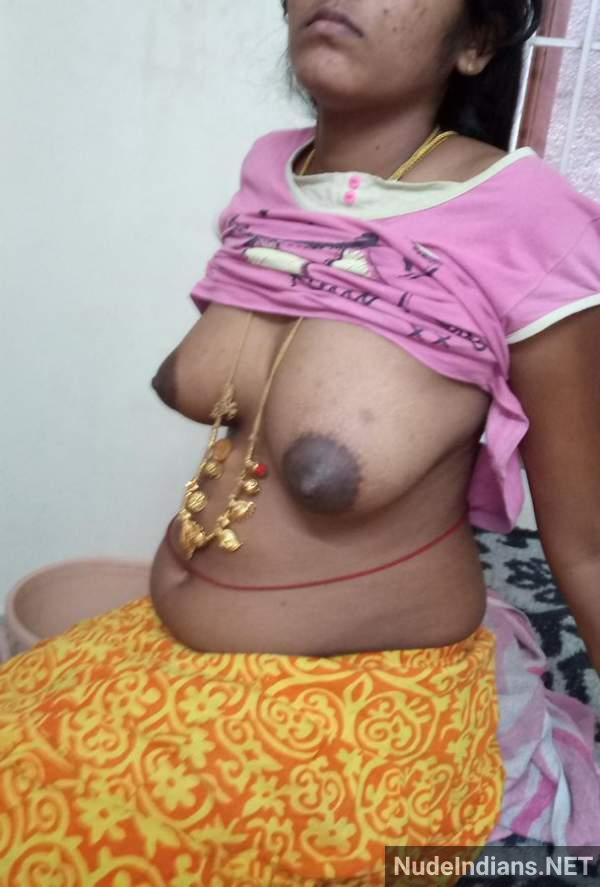 sexy bhabhi boobs cleavage nude pics - 18