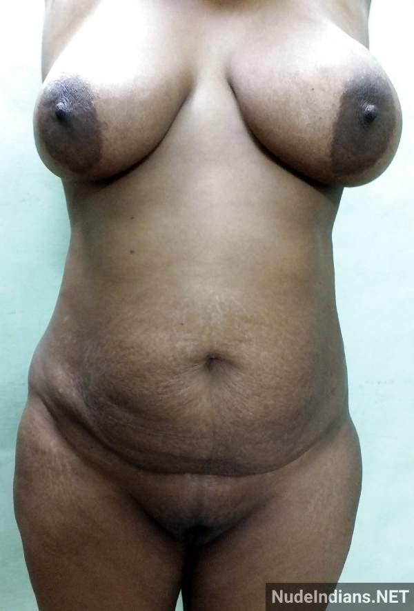 sexy bhabhi boobs cleavage nude pics - 8