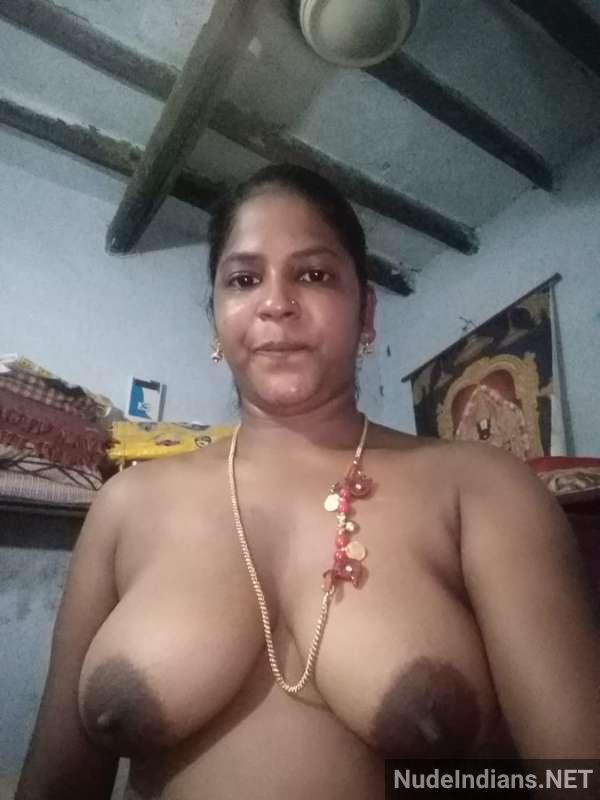 big indian boobs cleavage pics in nude - 28