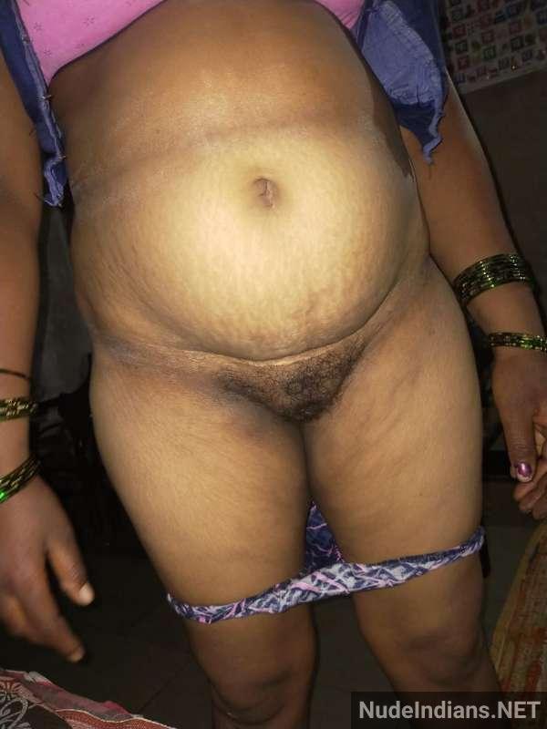 tamil aunty showing boobs ass nude pics - 37