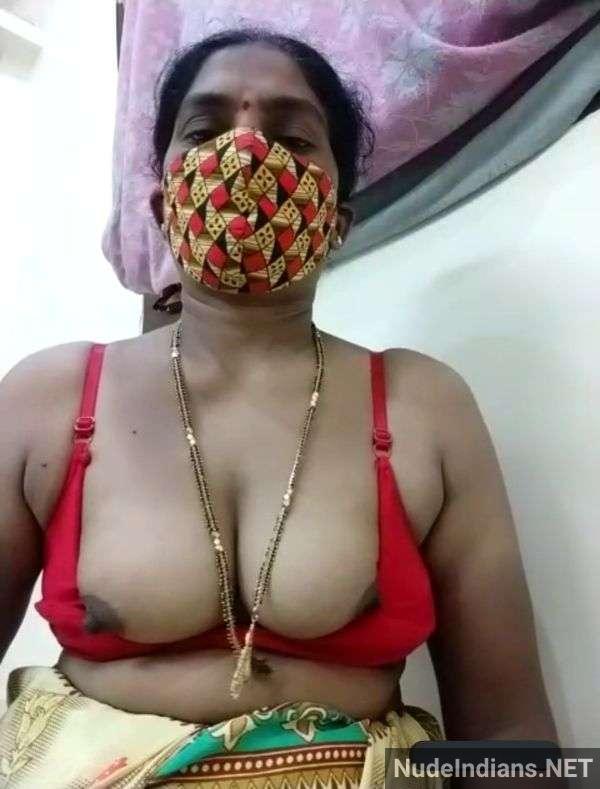 tamil aunty showing boobs ass nude pics - 47