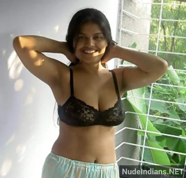 nude indian aunty showing boobs pics 47
