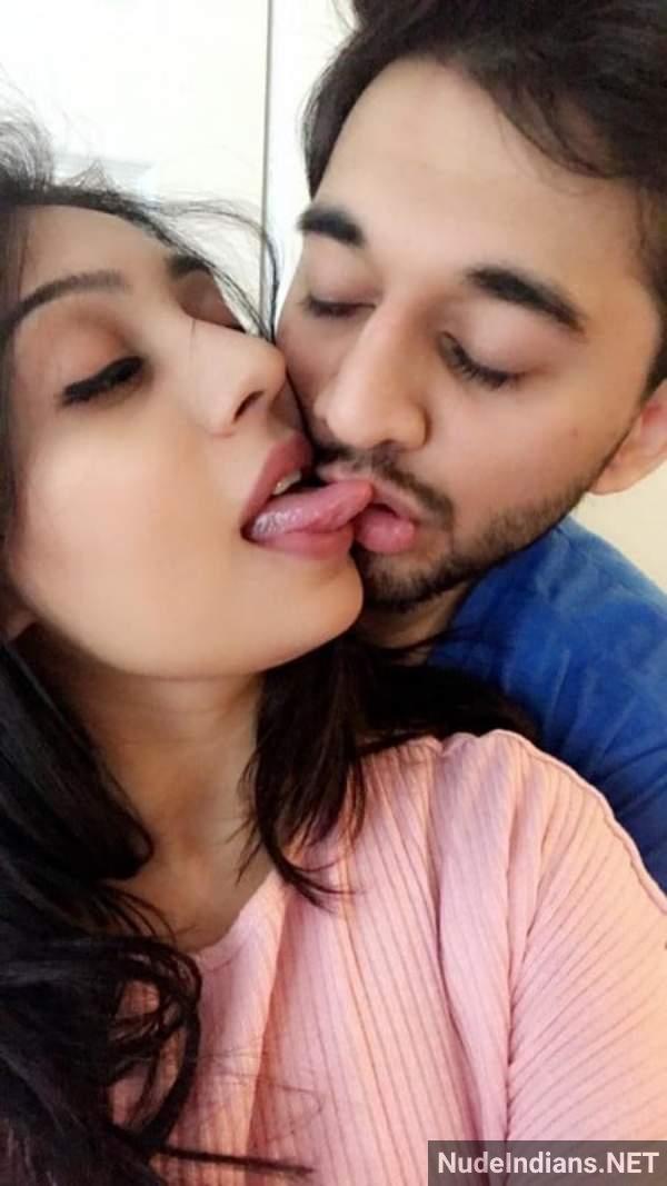 Beautiful Indian girl sex photos with boyfriend in hotel 3