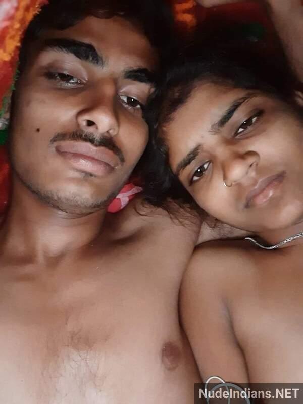 Small boobs Indian girlfriend nude sex photos 1