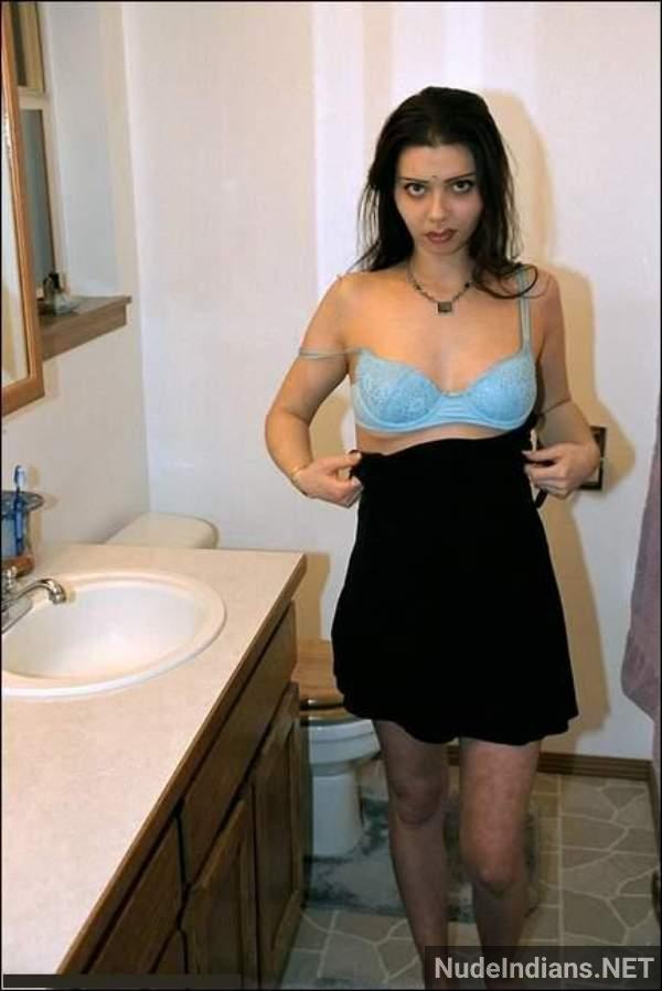 indian girl stripping bathroom xxx bra