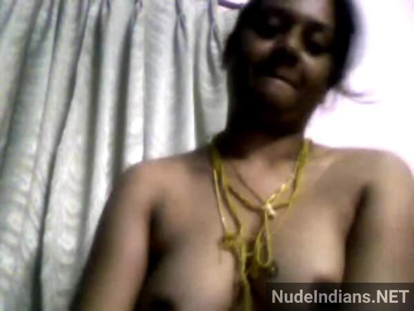 viral mature indian aunty naked photo 27
